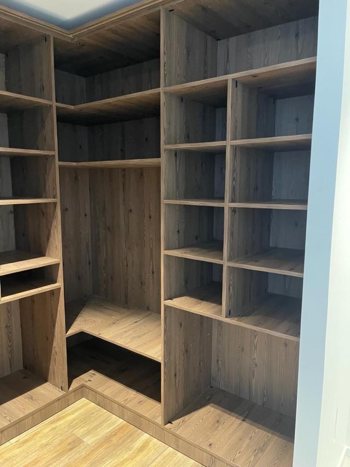 Solutions de rangement sur mesure innovantes pour optimiser chaque espace Châteauneuf-les-Martigues proche de Martigues