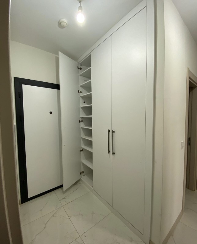 Fabriquer un placard sur mesure en bois mélaminé pour chambre d'enfants à Carry le Rouet / Côte Bleue