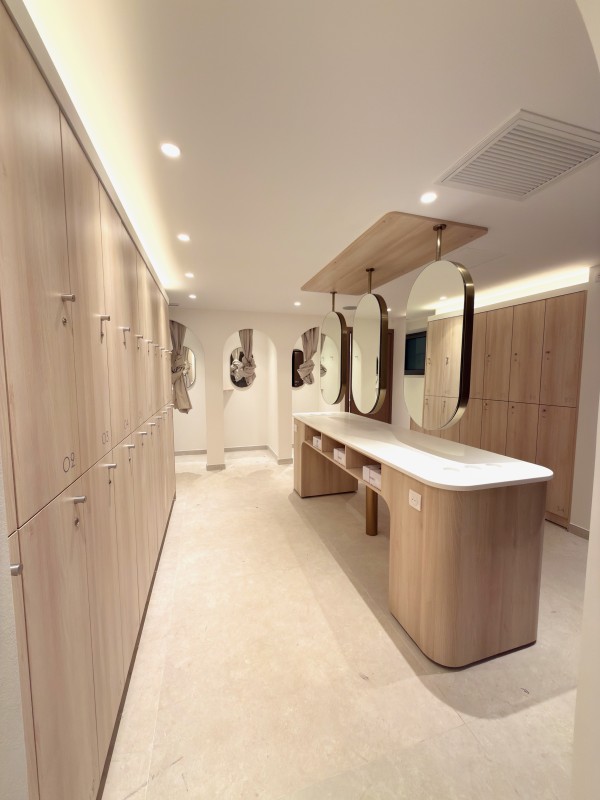 Vestiaire femmes – coiffeuses sur-mesure à Marseille