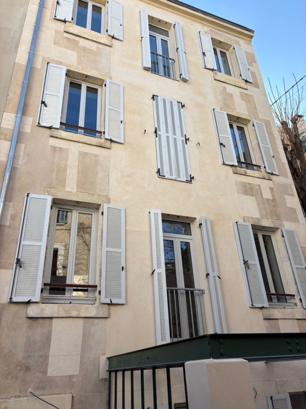 Fabrication de volets persiennes sur mesure
