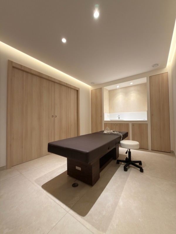 Création et aménagement de mobilier sur-mesure pour espaces professionnels